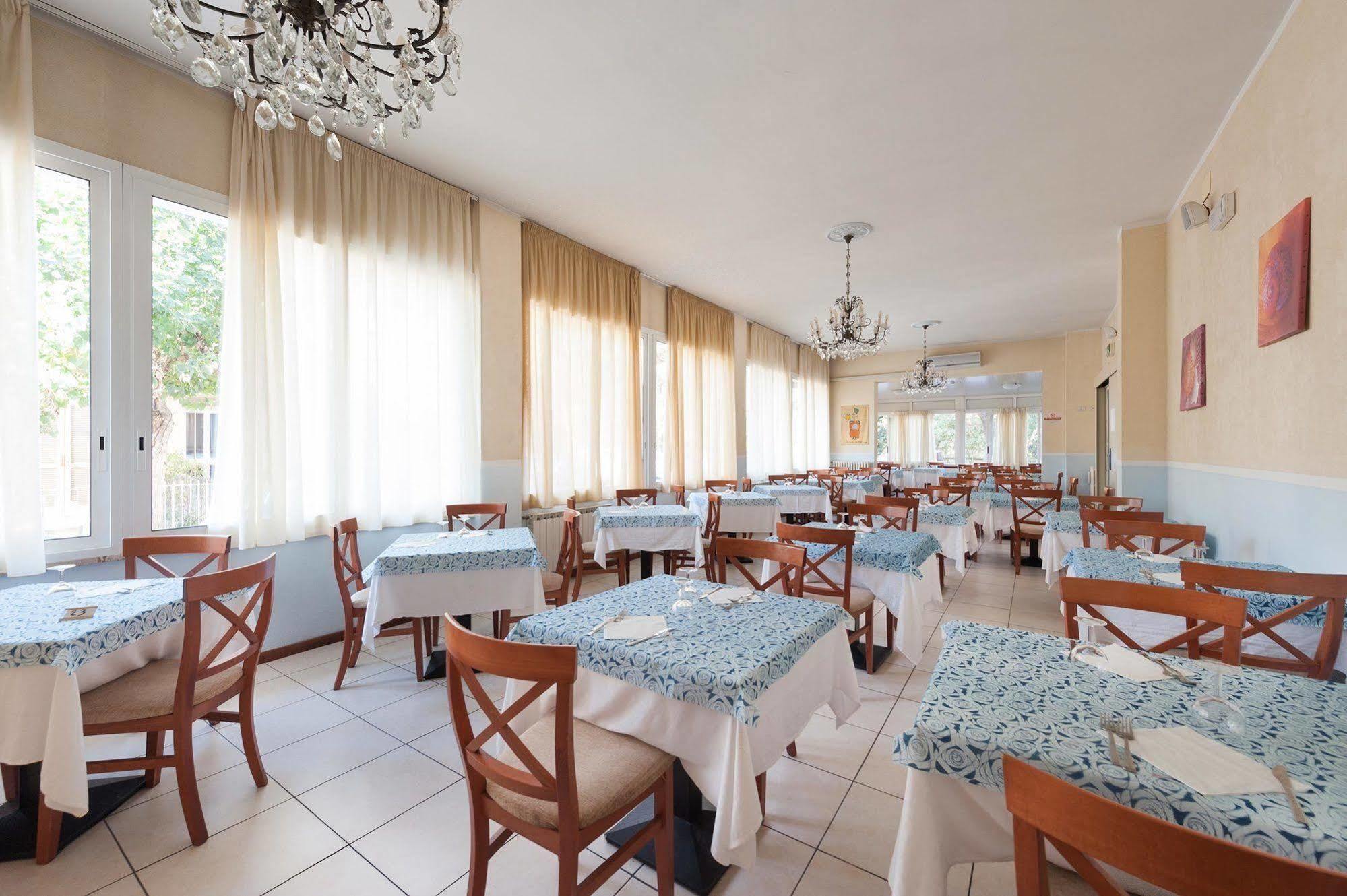 Regina Hotel E Ristorante بونتا مارينا المظهر الخارجي الصورة